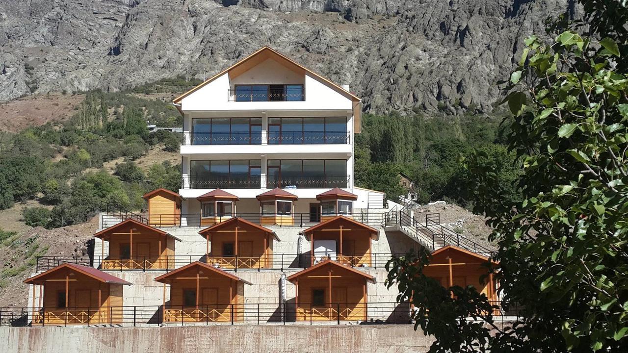 Karsi Bahce Hotel Sebinkarahisar Екстериор снимка